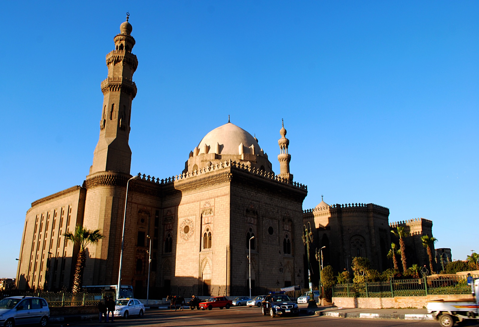 Exterior de la mezquita-madrasa del sultán Hasan en El Cairo