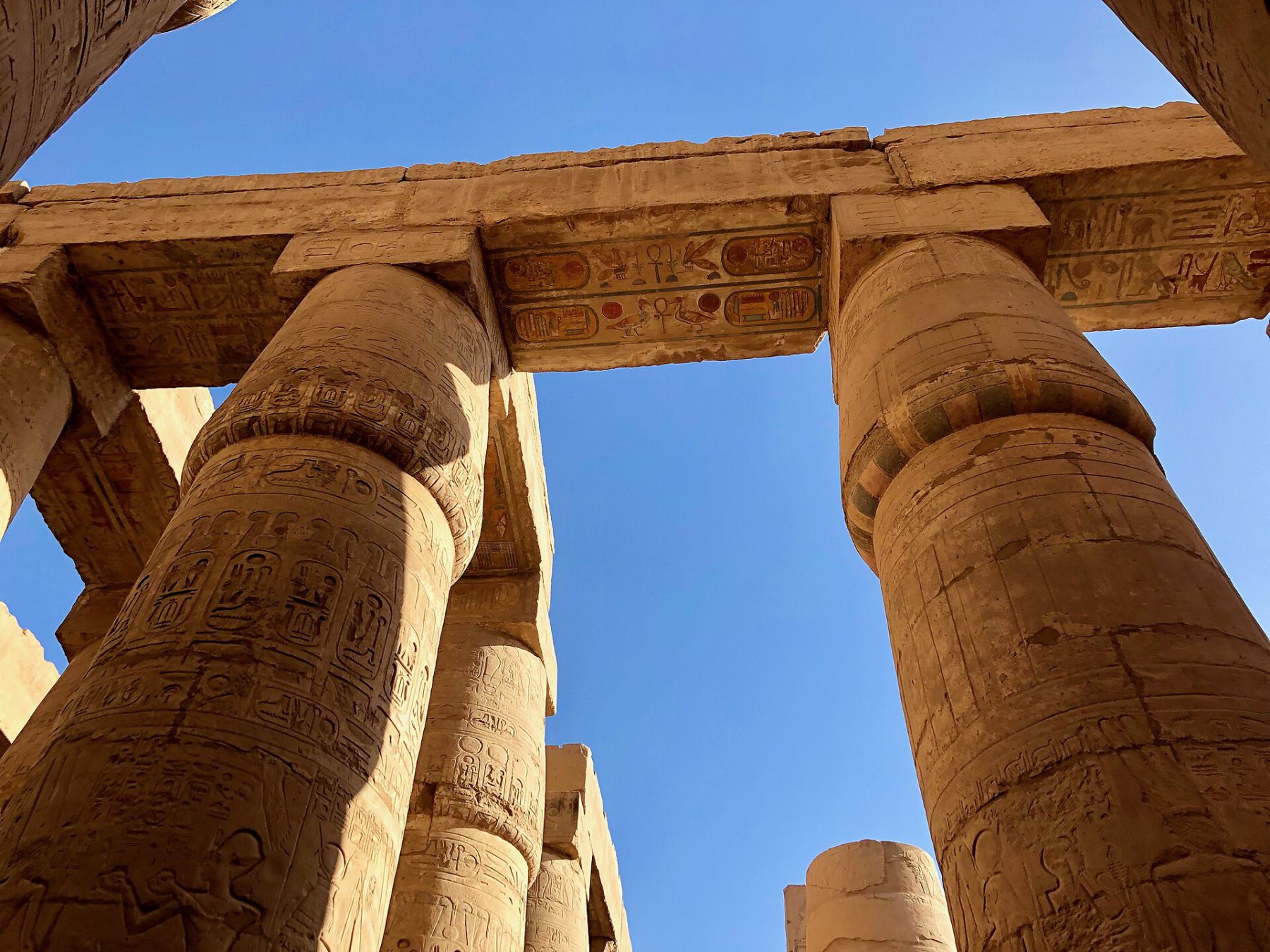 Columnas monumentales de la Gran Sala Hipóstila del templo de Karnak