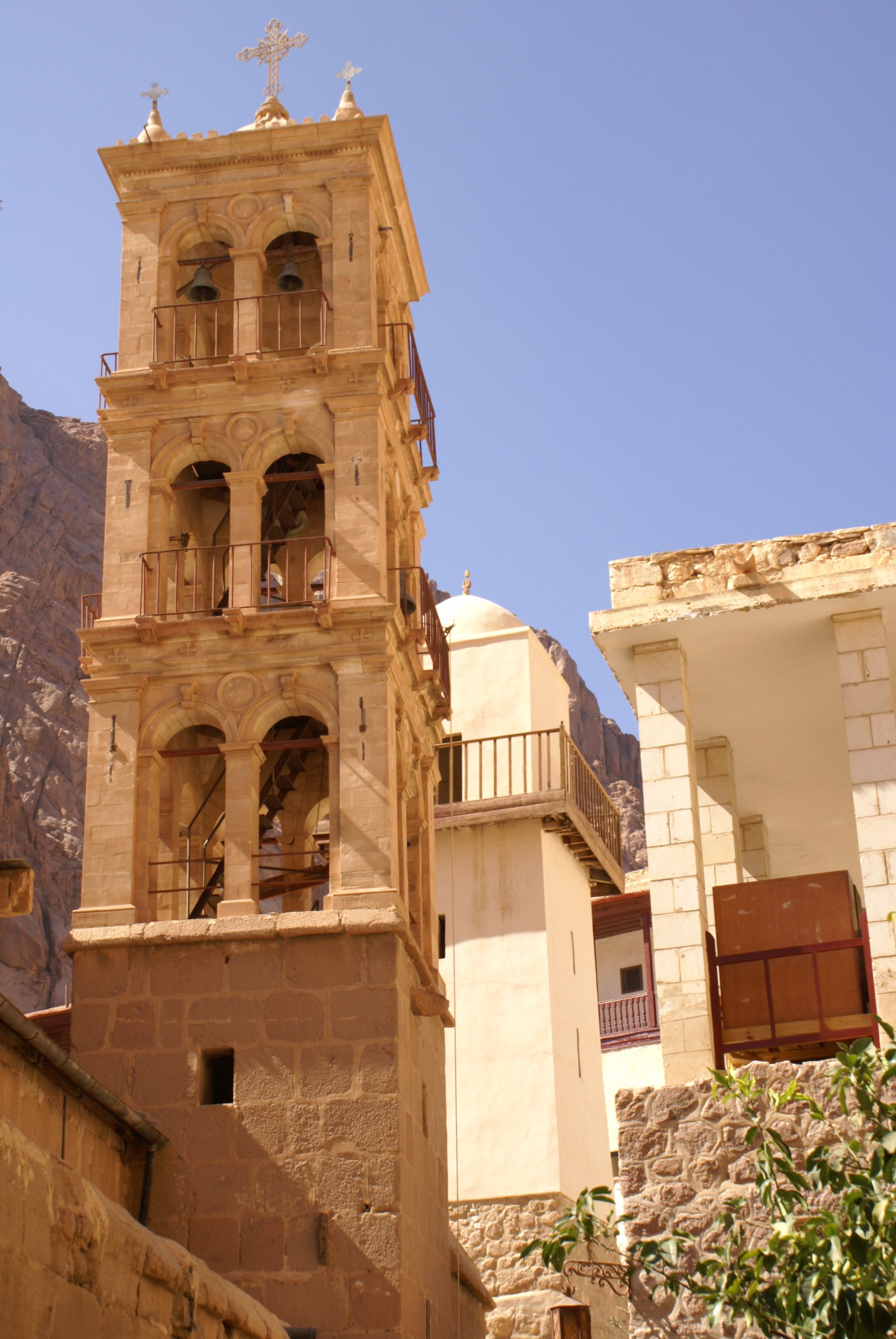 Torres de la iglesia y la mezquita del monasterio de Santa Catalina